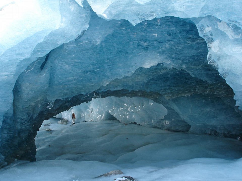 ледяная пещера Эйсрайзенвельт 